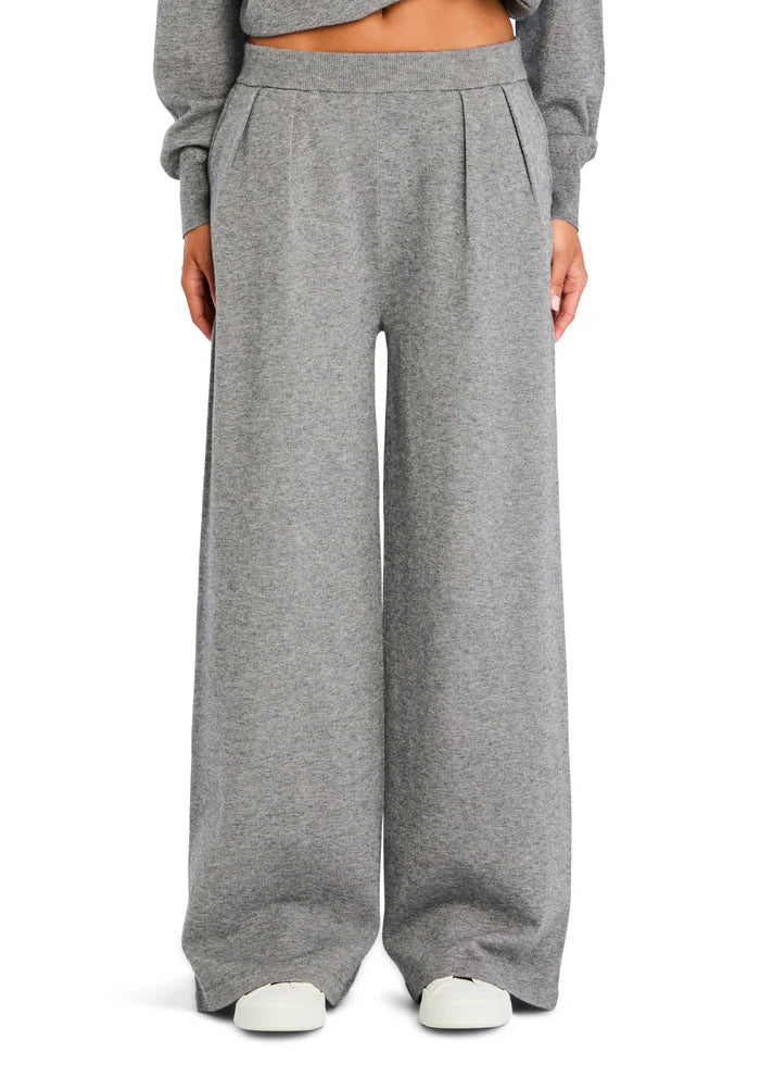 SEROYA Alya Knit Pleated Trousers