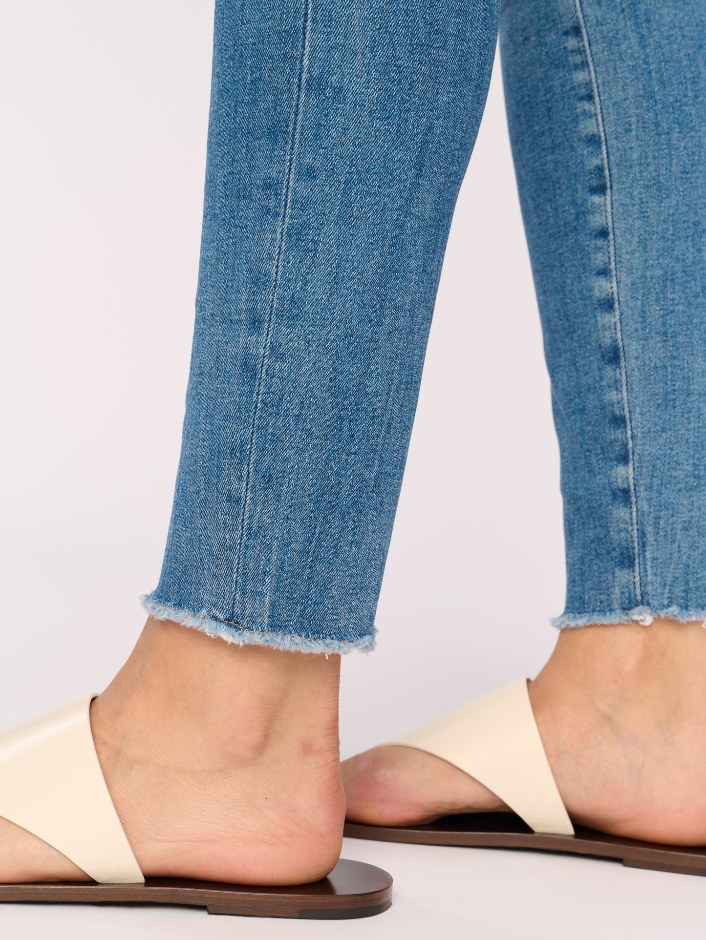 DL1961 - Florence Skinny Mid Rise Instasculpt Ankle Jeans in Island Park