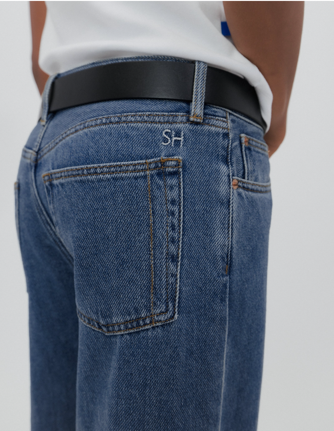 STILL HERE - Walker in Cloud Classic Blue