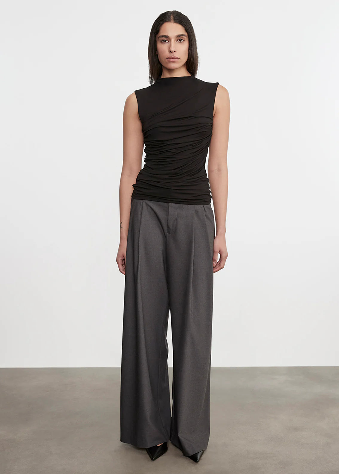 Sleeveless Twist Top in Black