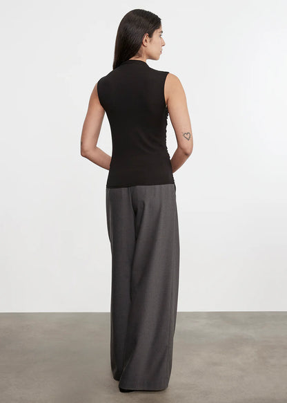 Sleeveless Twist Top in Black
